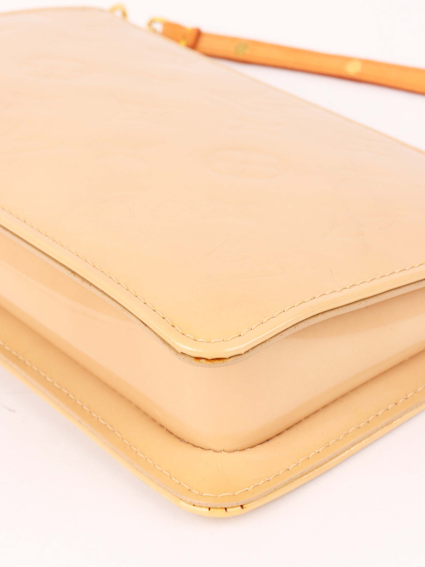 Louis Vuitton Beige Monogram Vernis Lexington Pochette.