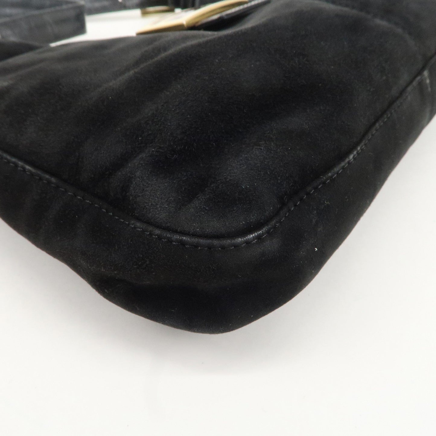 FENDI Suede Leather Shoulder Bag Black 26569  d