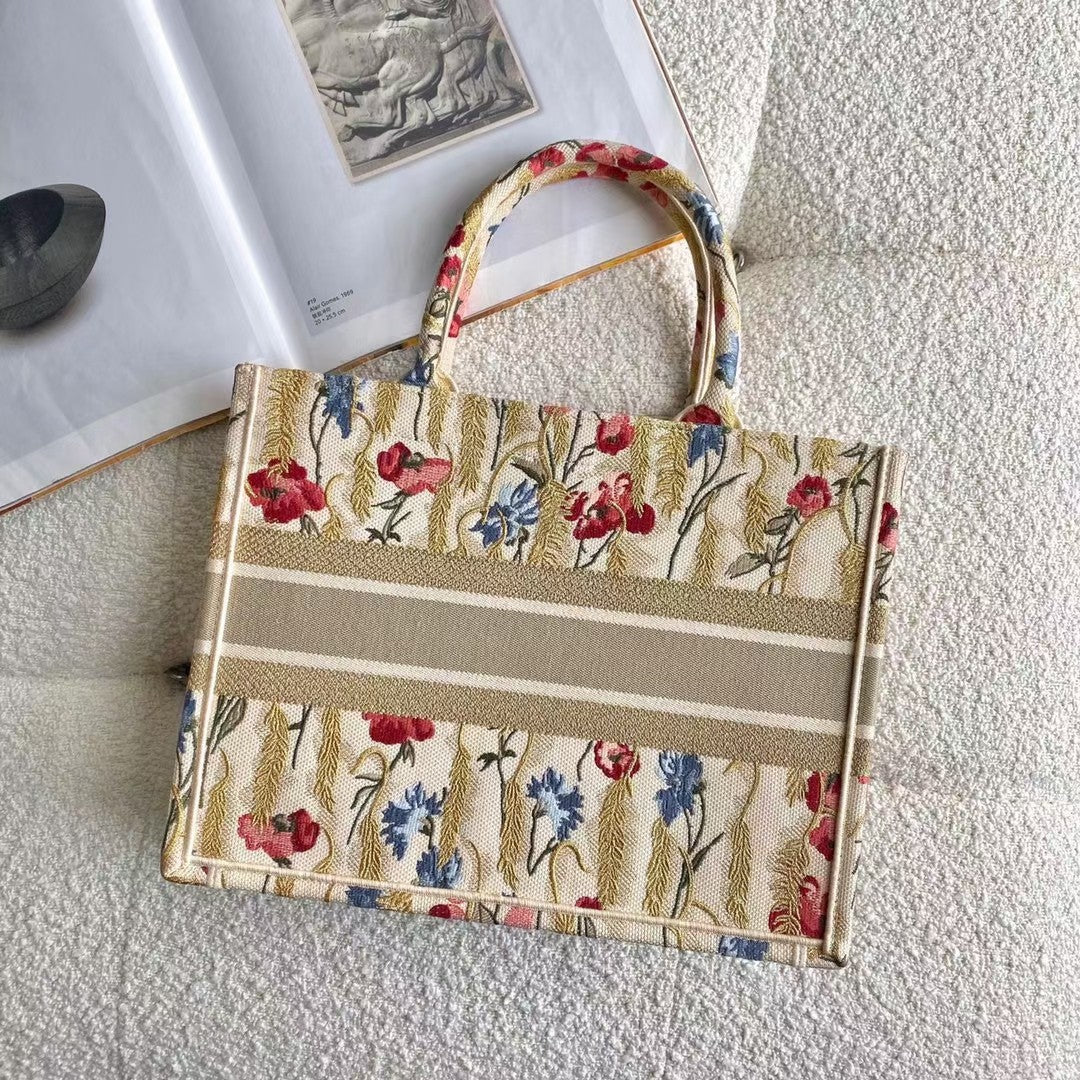 Top Quality MeTop Qualityum Book Tote Multicolor in Hibiscus Metallic Thread Embroidery Bag For Women 14in/36cm CD