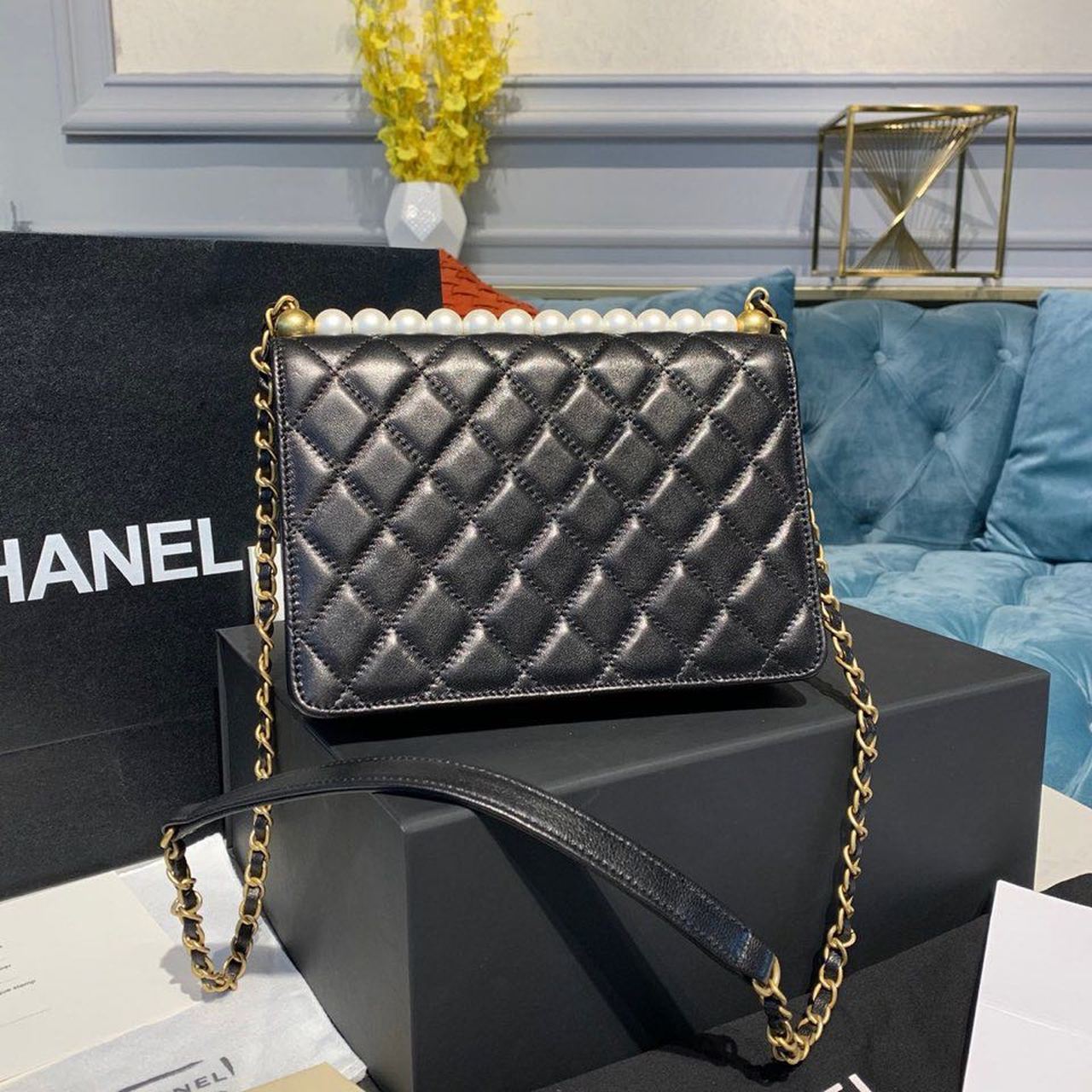 CHLShort Pearl Handle Bag Gold Toned Hardware Black For Women, Women’s Handbags, Shoulder And Crossbody Bags 8in/21cm AS0585