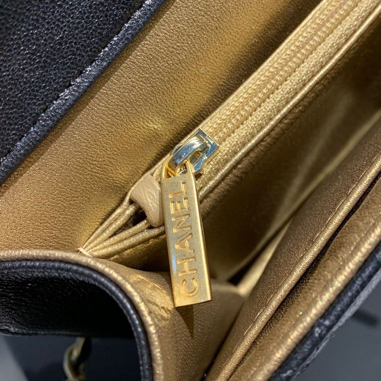 CHLShort Pearl Handle Bag Gold Toned Hardware Black For Women, Women’s Handbags, Shoulder And Crossbody Bags 8in/21cm AS0585
