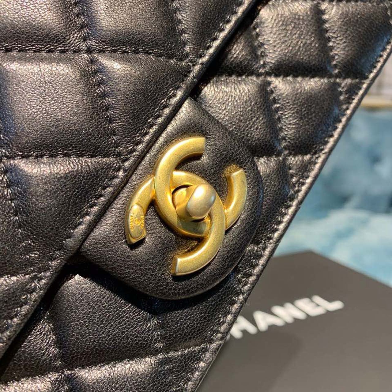 CHLShort Pearl Handle Bag Gold Toned Hardware Black For Women, Women’s Handbags, Shoulder And Crossbody Bags 8in/21cm AS0585