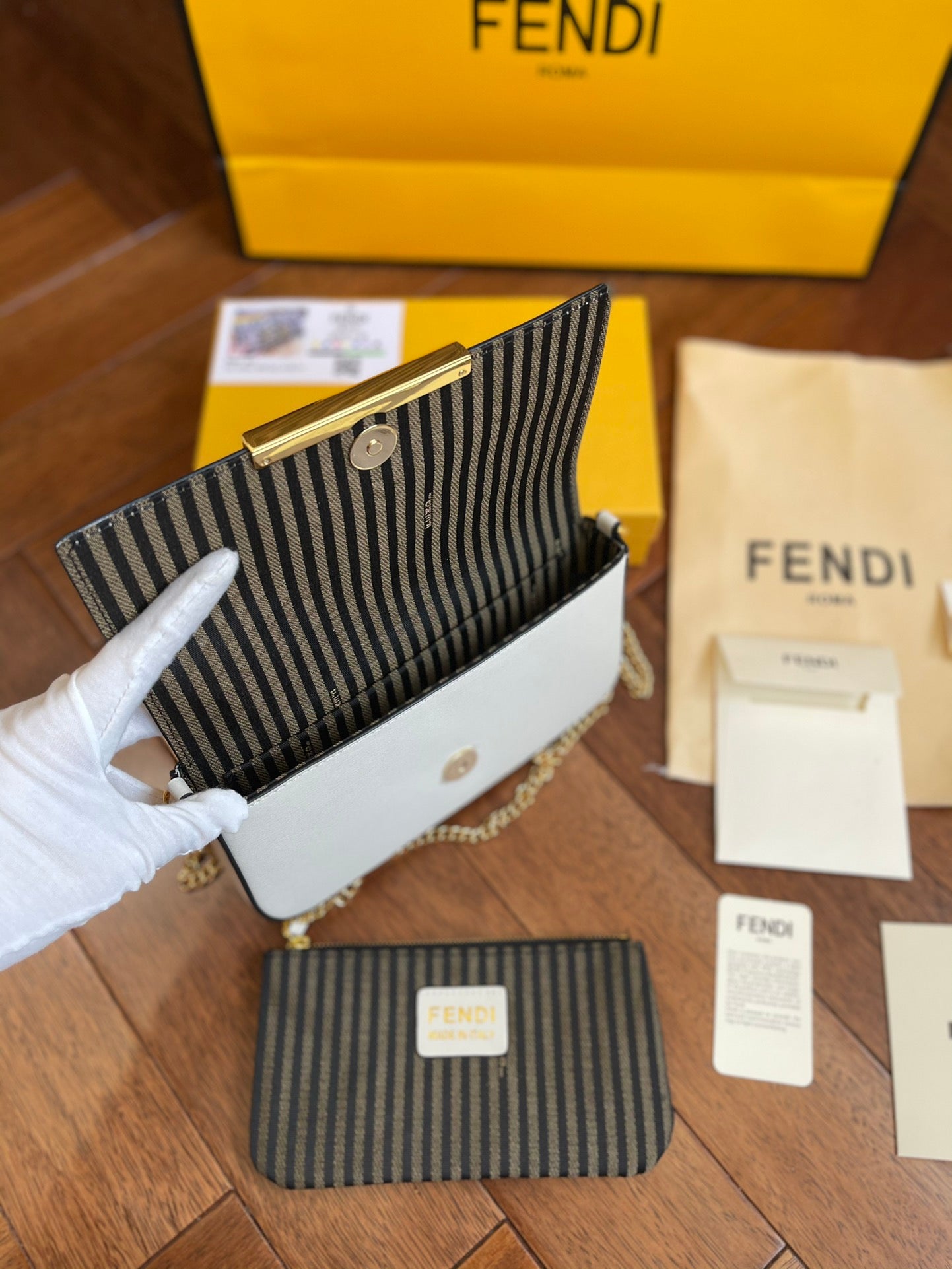 EN - New 1:1 rep  Bags FEI 250