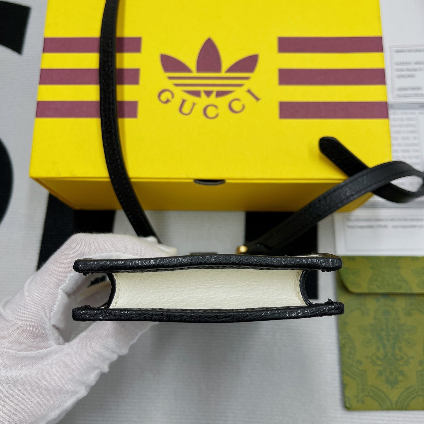 gg x Adidas Phone Case White For Women, Women’s Bags 7.3in/18cm gg‎