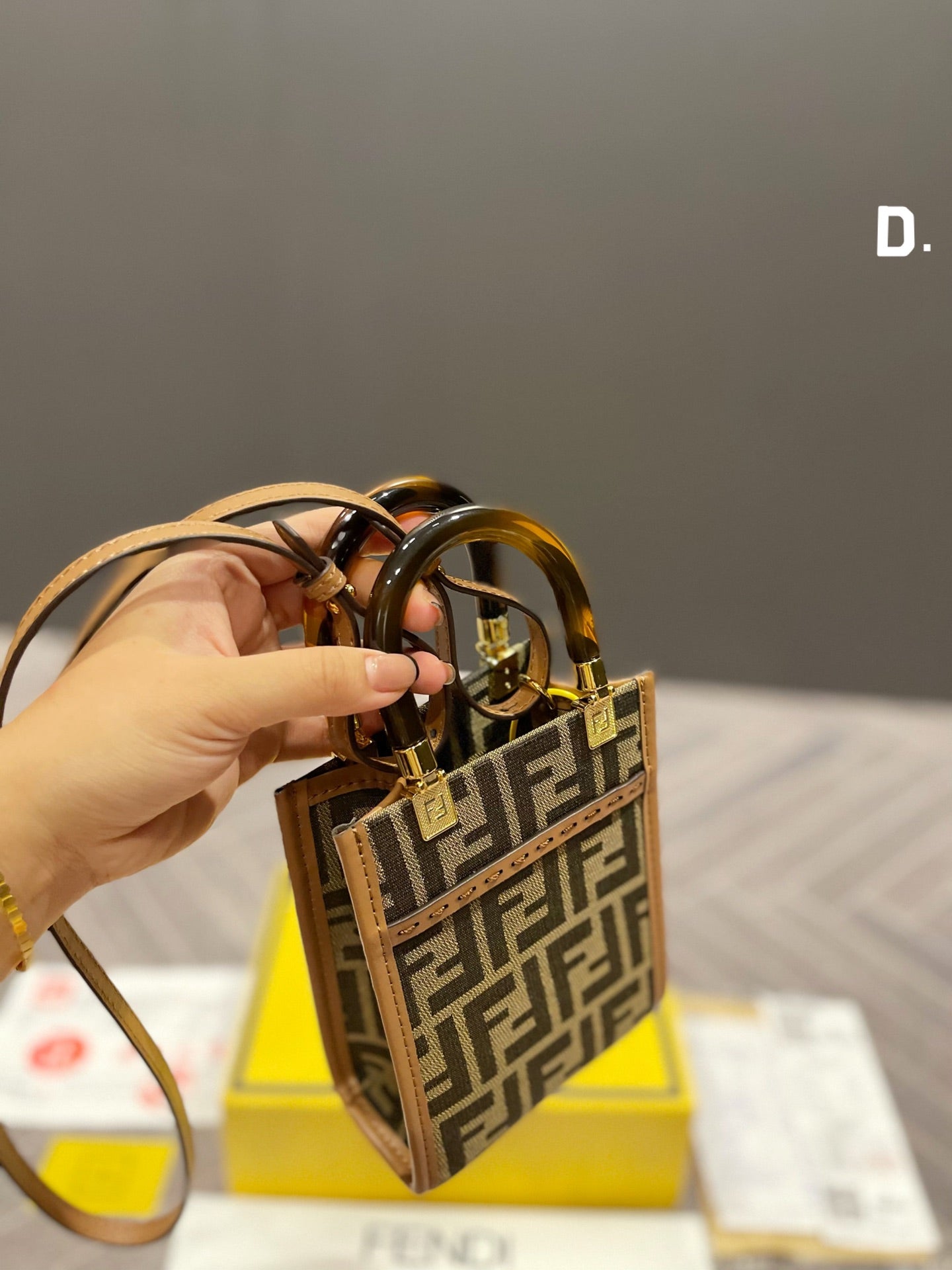 EN - New 1:1 rep Lux Bags FEI 272