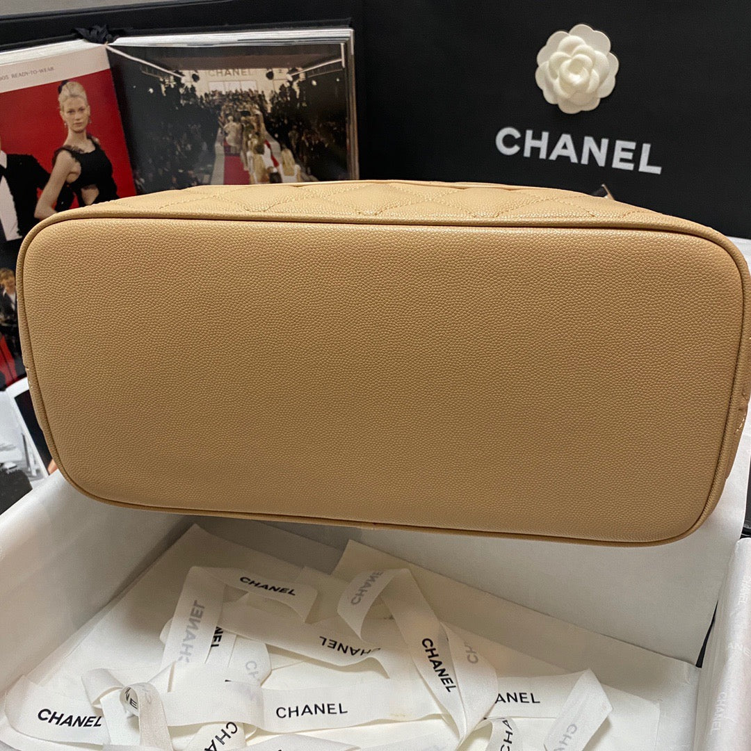 CHLMedallion Tote Gold Hardware Caviar Yellow For Women, Women’s Handbags, Shoulder Bags 15in/32cm
