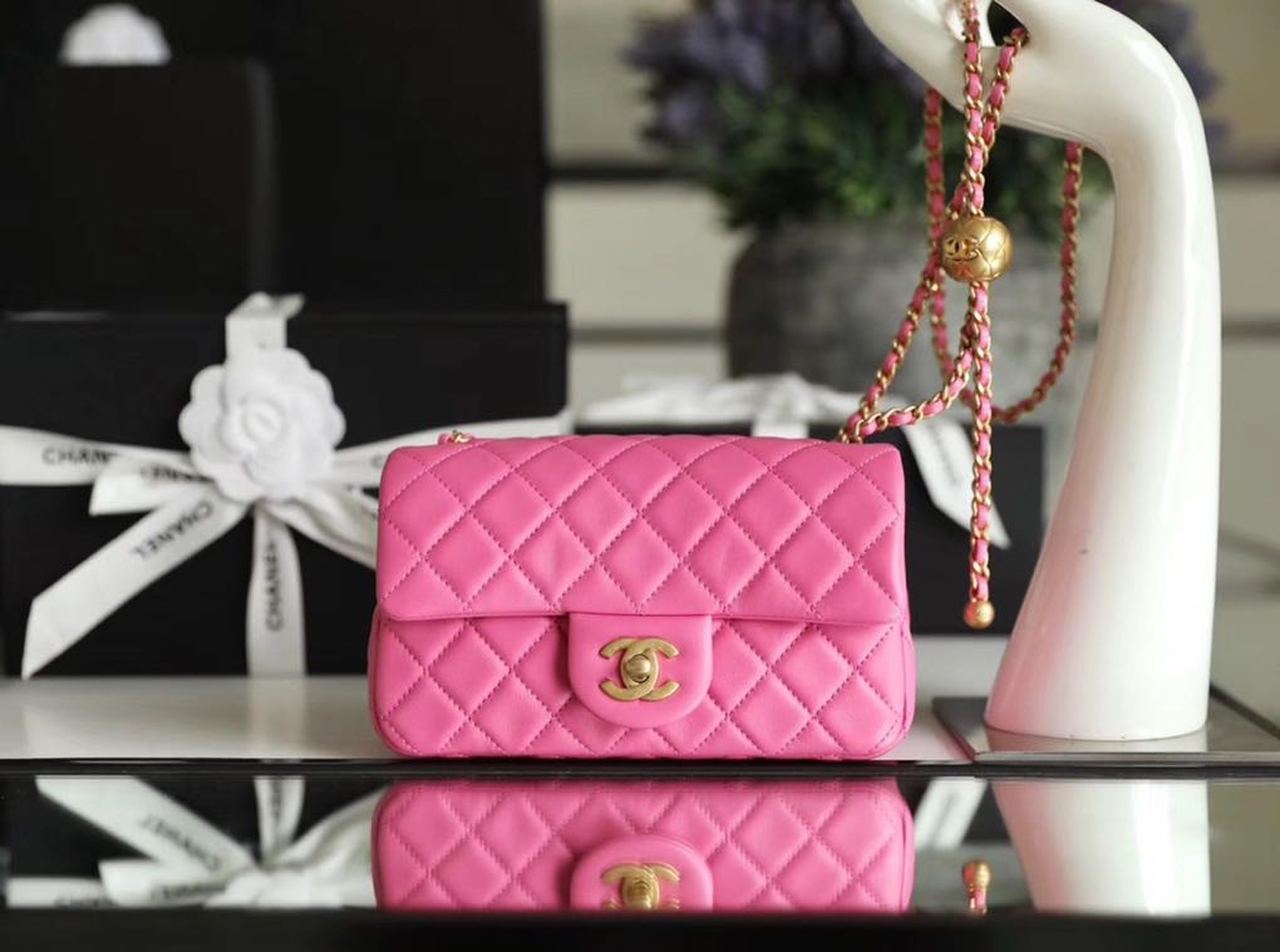 CHL Classic Top Qualityap With Charm Chain With CHL Ball On Strap Bag 20cm Gold Toned Hardware Lambskin Leather Spring/Summer Collection, Pink