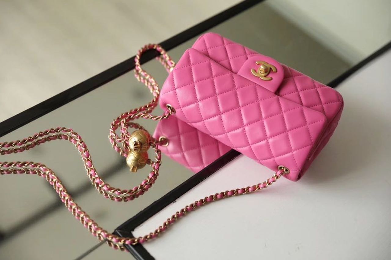 CHL Classic Top Qualityap With Charm Chain With CHL Ball On Strap Bag 20cm Gold Toned Hardware Lambskin Leather Spring/Summer Collection, Pink