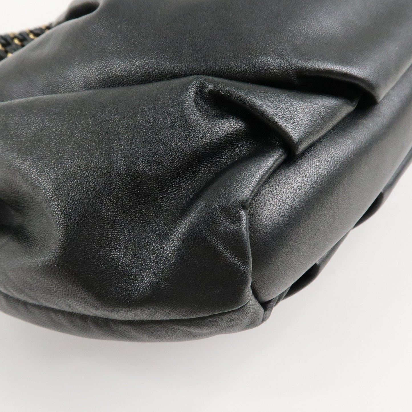 PRADA Leather Chain One-Shoulder Bag Black Gold Hardware  d