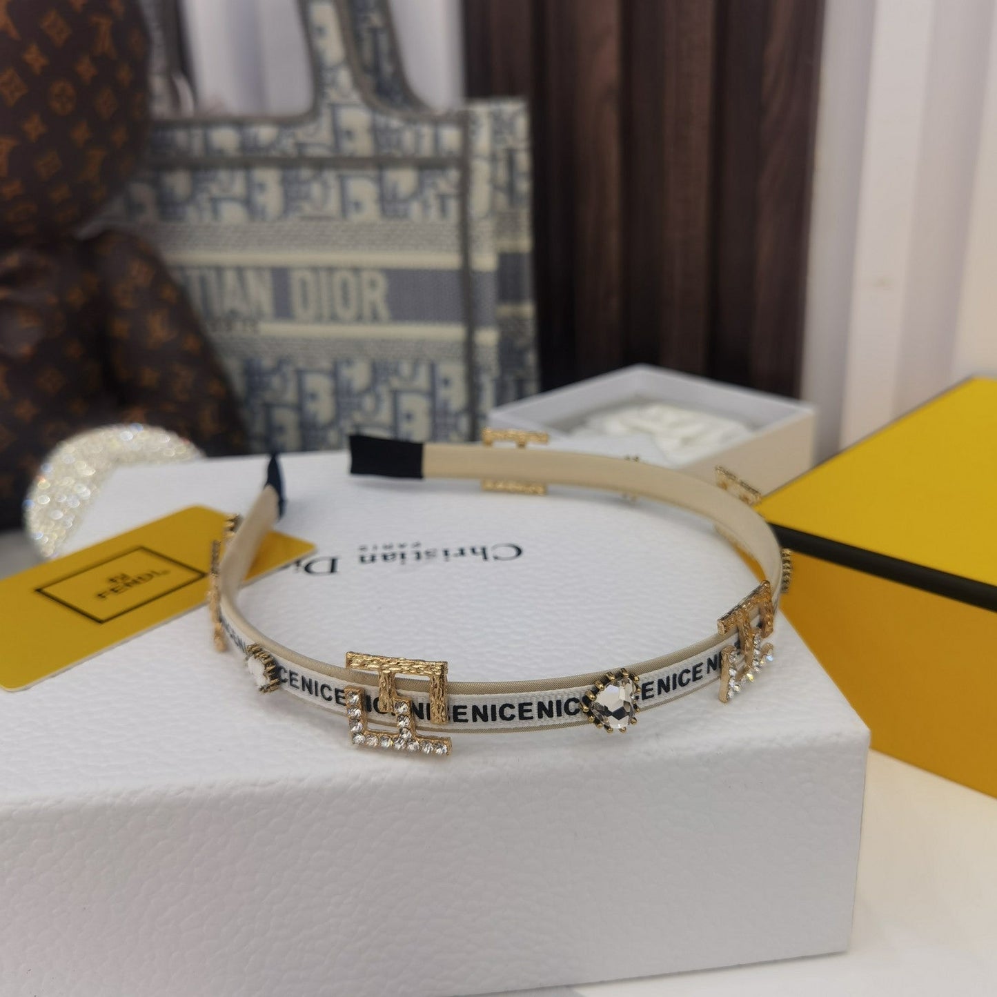 EN - Luxury Hair Band FEI 042