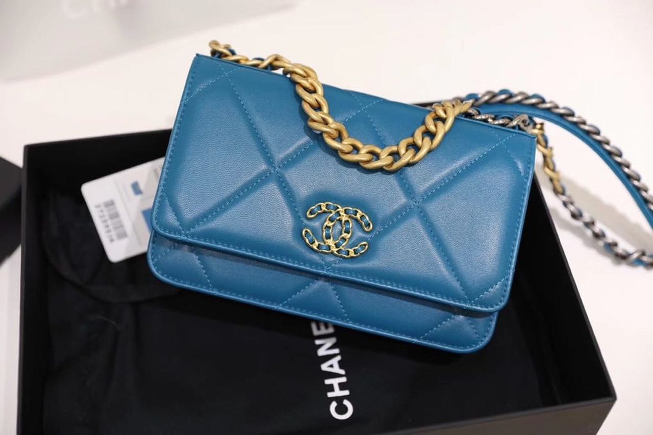CHL 19 WOC Top Qualityap Bag 20cm Goatskin Leather Spring/Summer Act 1 Collection, Blue