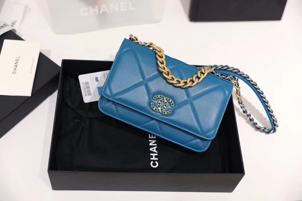 CHL 19 WOC Top Qualityap Bag 20cm Goatskin Leather Spring/Summer Act 1 Collection, Blue