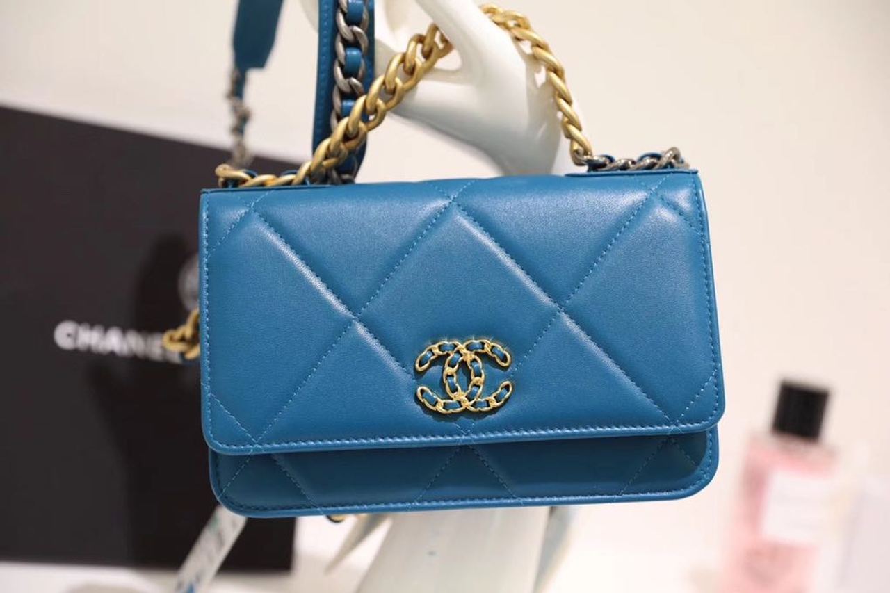 CHL 19 WOC Top Qualityap Bag 20cm Goatskin Leather Spring/Summer Act 1 Collection, Blue