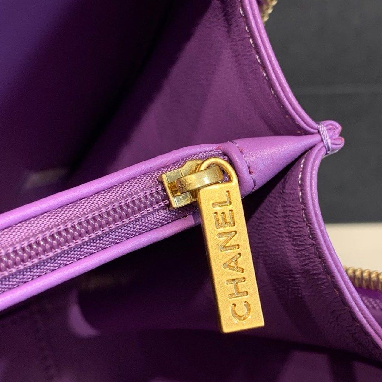 CHL Top QualityTop Qualityligree Vanity Case Bag 20cm Gold Toned Hardware Caviar Leather Spring/Summer Act 1 Collection, Purple