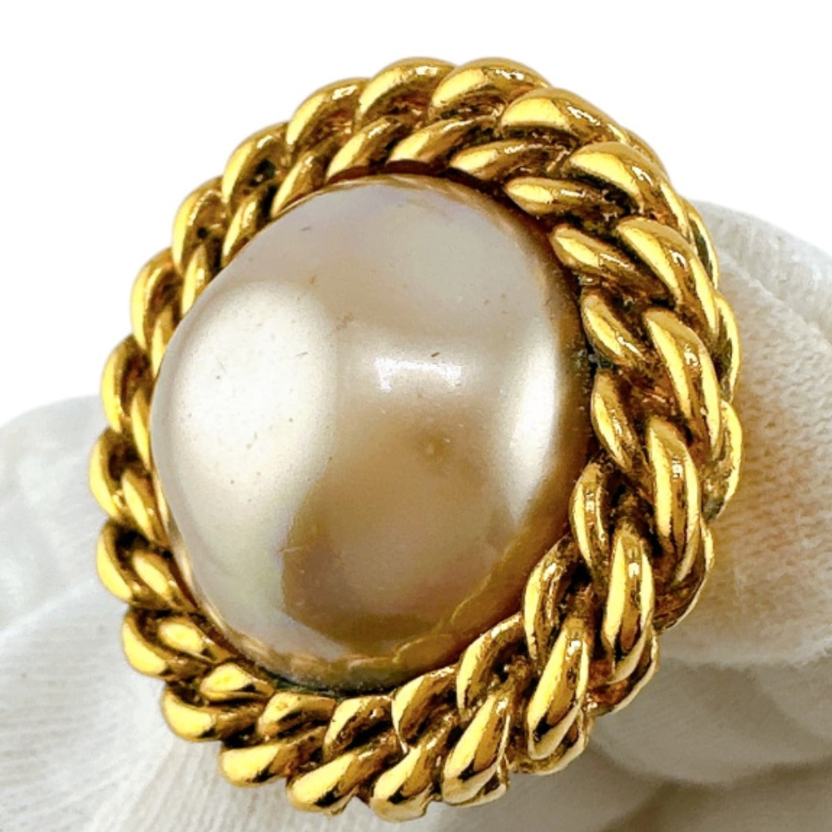 CHANEL Earring Gold Plated, Faux Pearl gold With box