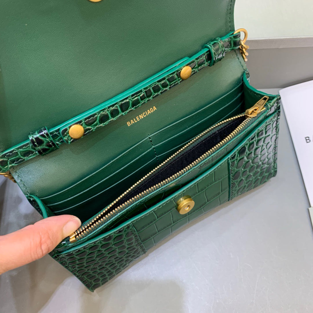 Top Quality Hourglass Wallet On Chain in Dark Green, For Women,  Bags 7.6in/19cm 6560501LRGM3011