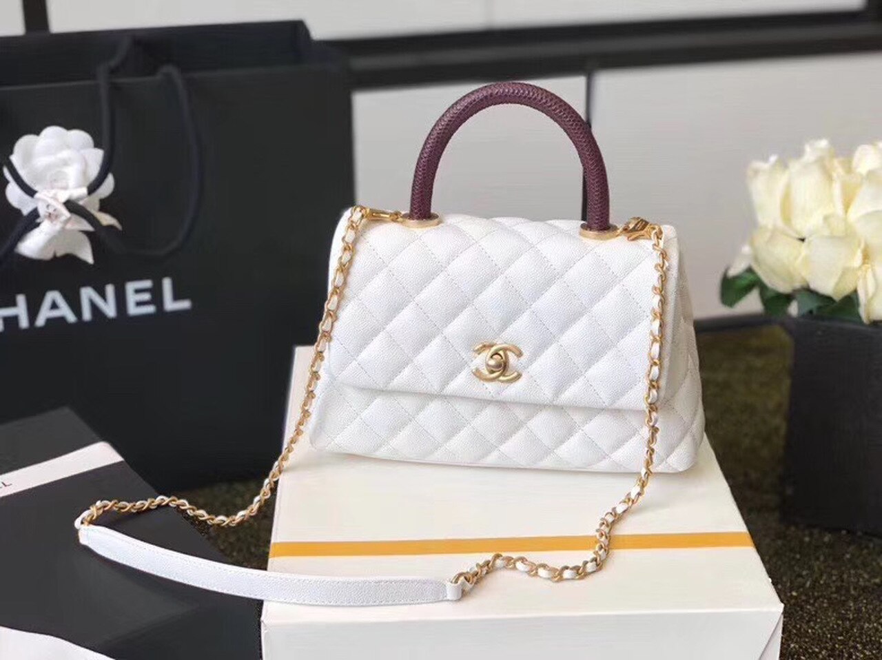 CHL Coco Handle Quilted Lizard Handle Bag 24cm Caviar Leather Gold Hardware Spring/Summer Act 1 Collection, White