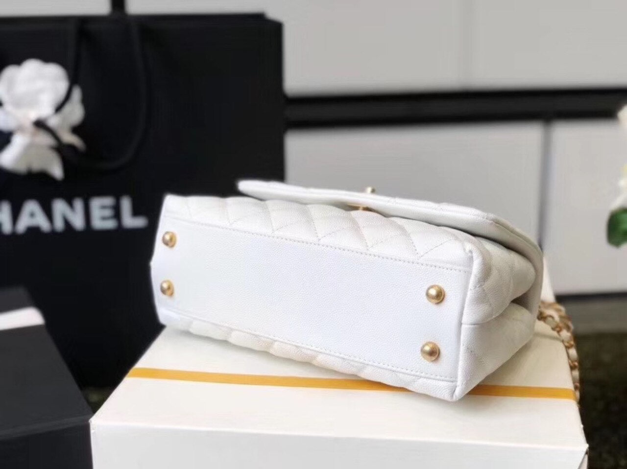 CHL Coco Handle Quilted Lizard Handle Bag 24cm Caviar Leather Gold Hardware Spring/Summer Act 1 Collection, White