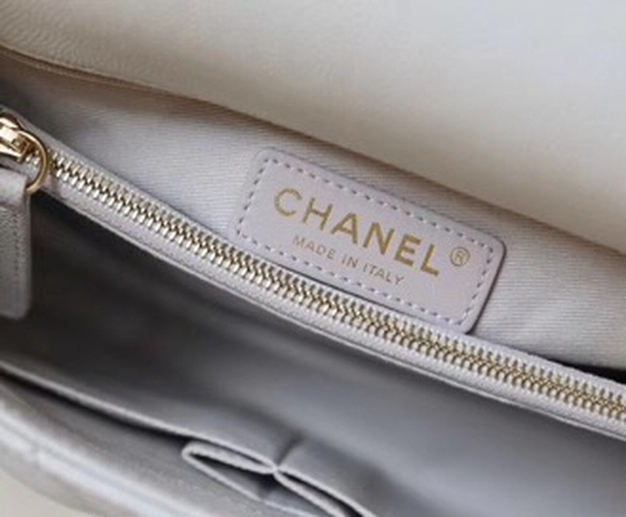 CHL Coco With Top Handle Bag Gold Toned Hardware White For Women 11in/29cm