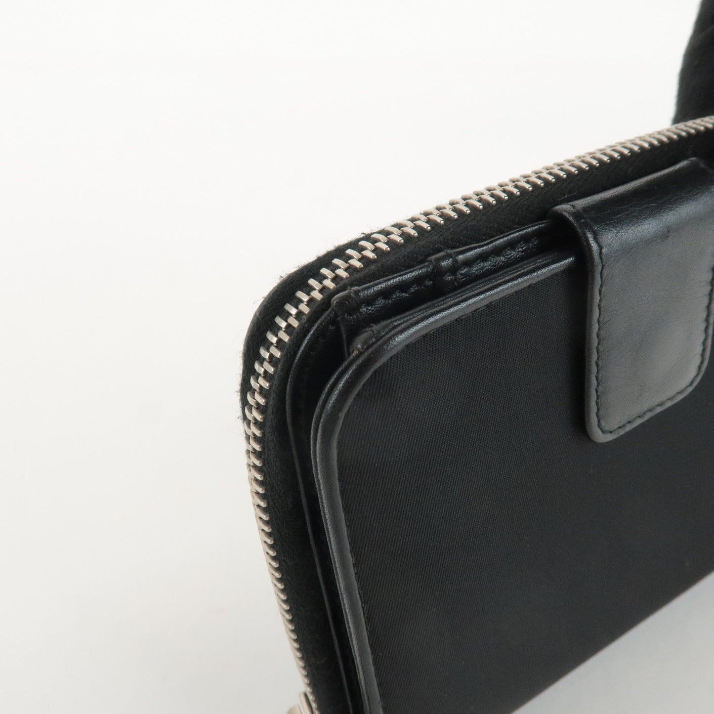 PRADA Logo Leather Round Zip Wallet Bijou Black  d