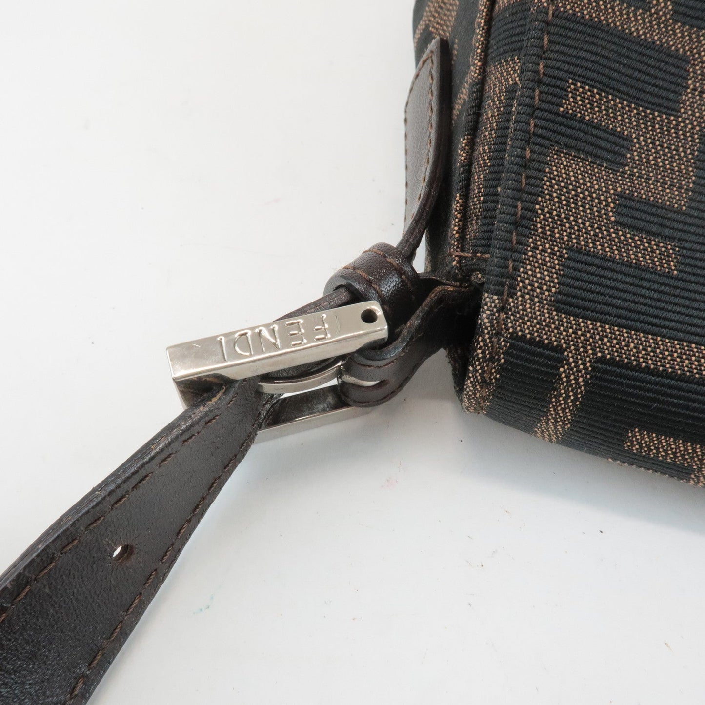 FENDI Mamma Baguette Canvas Leather Shoulder Bag Silver HDW 26325  d