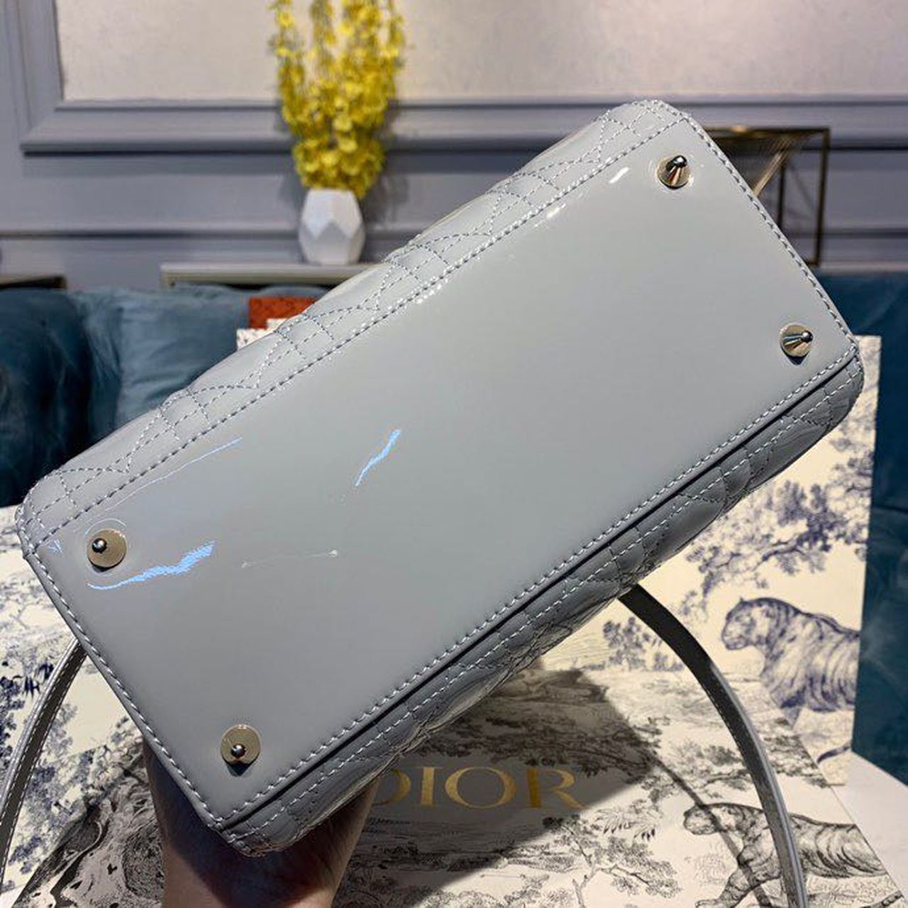 Top Quality MeTop Qualityum Lady Bag Gold Toned Hardware Patent Light Grey For Women 24cm/9in CD