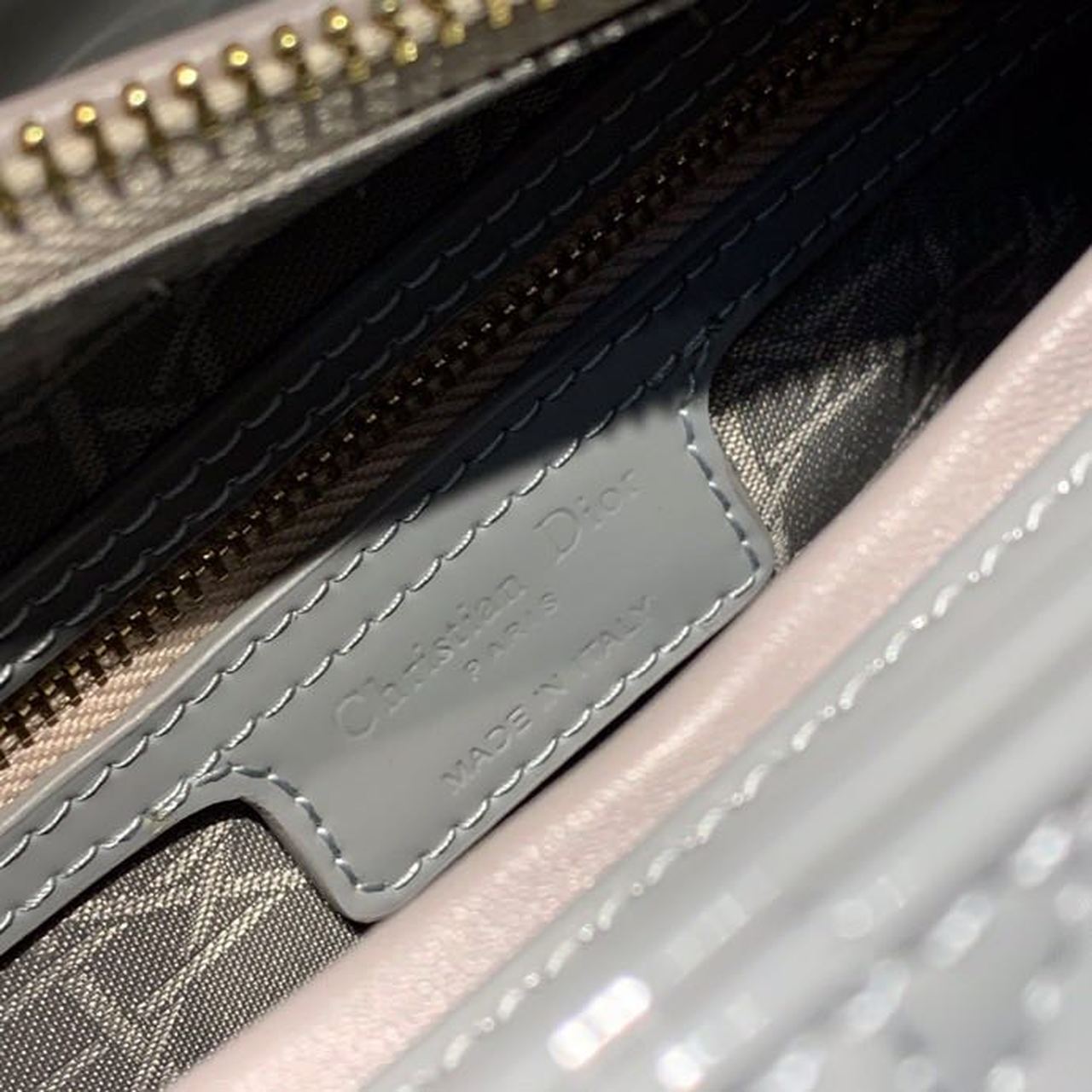 Top Quality MeTop Qualityum Lady Bag Gold Toned Hardware Patent Light Grey For Women 24cm/9in CD