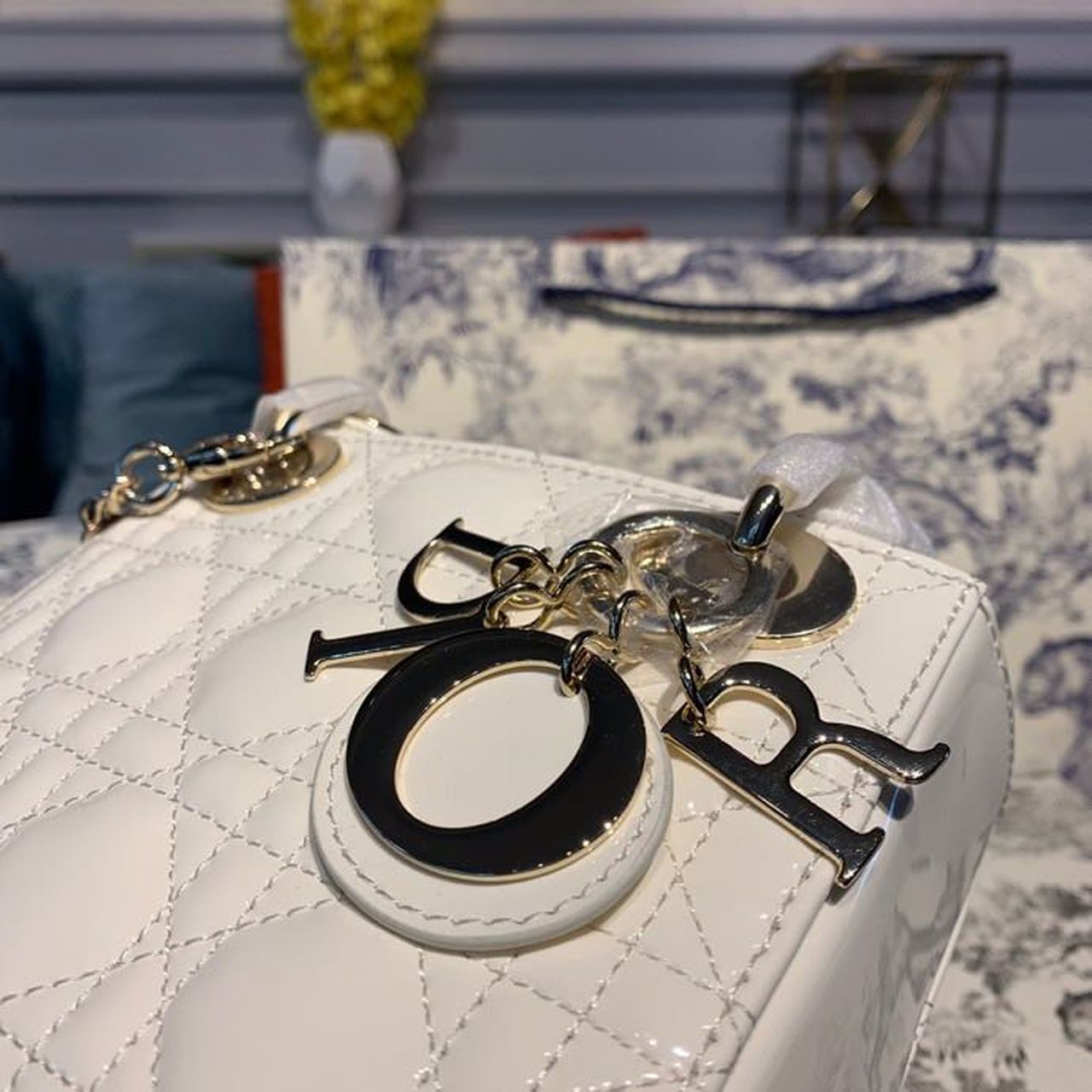 Top Quality Mini Lady Bag with Chain Gold Toned Hardware Spring/Summer Collection, White, For Women Womens Handbags, 18cm CD M0505INEA_M030_M15P