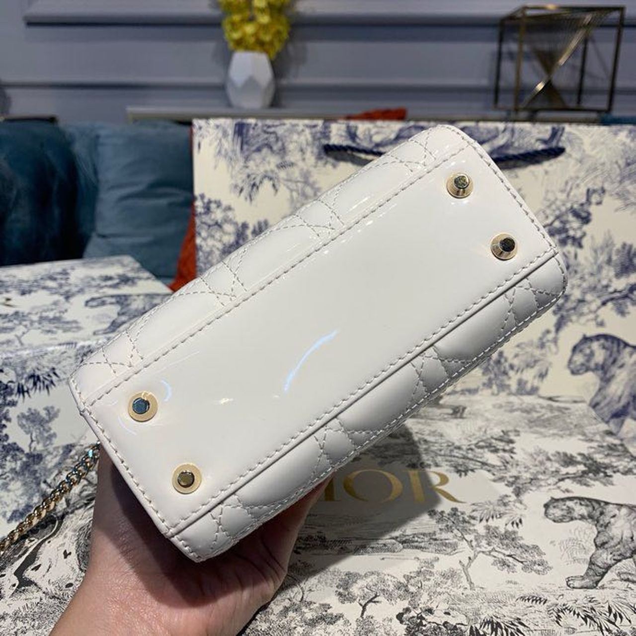 Top Quality Mini Lady Bag with Chain Gold Toned Hardware Spring/Summer Collection, White, For Women Womens Handbags, 18cm CD M0505INEA_M030_M15P