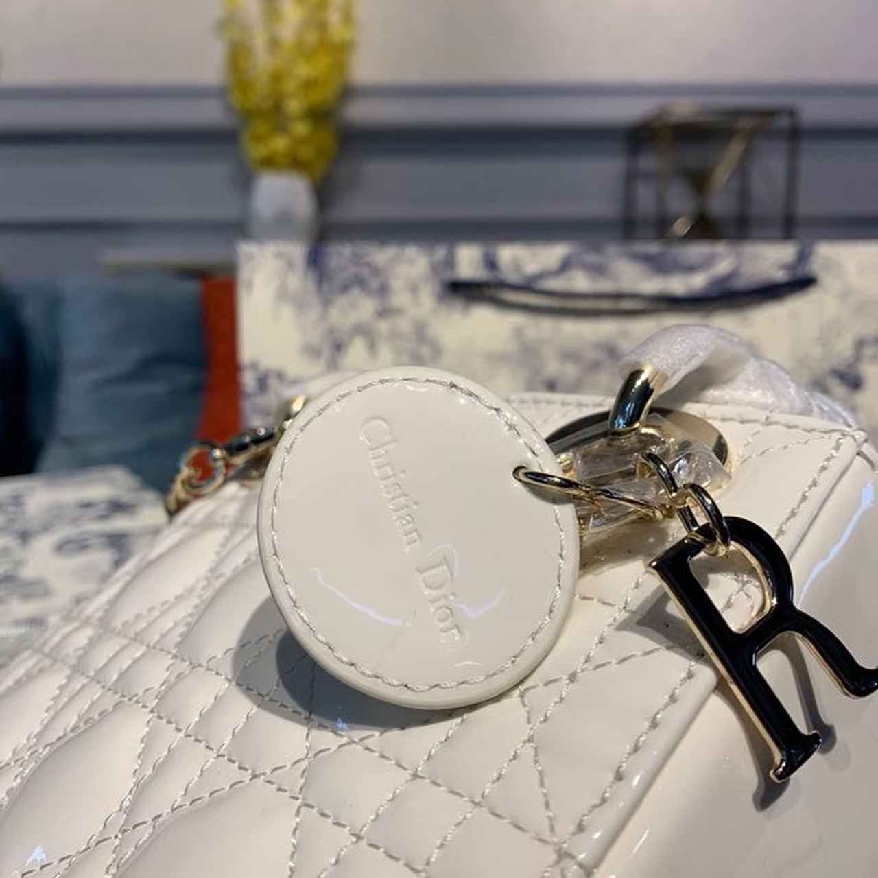 Top Quality Mini Lady Bag with Chain Gold Toned Hardware Spring/Summer Collection, White, For Women Womens Handbags, 18cm CD M0505INEA_M030_M15P