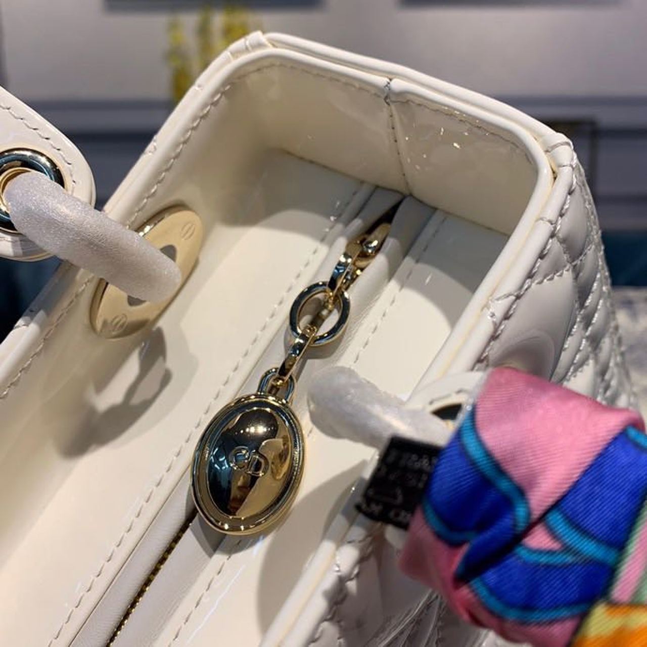 Top Quality MeTop Qualityum Lady Bag Gold Toned Hardware Patent White For Women 24cm/9in CD