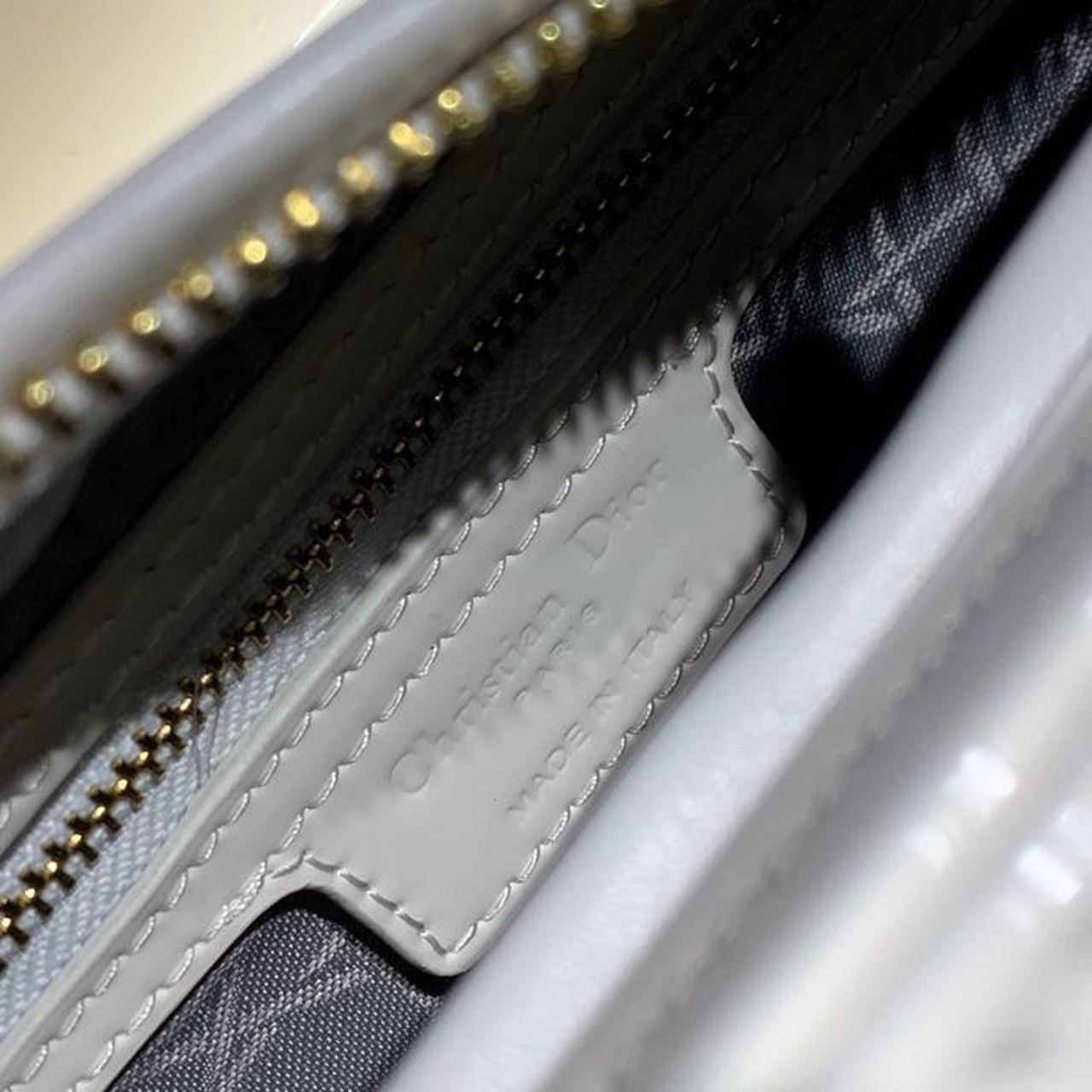 Top Quality MeTop Qualityum Lady Bag Gold Toned Hardware Patent White For Women 24cm/9in CD
