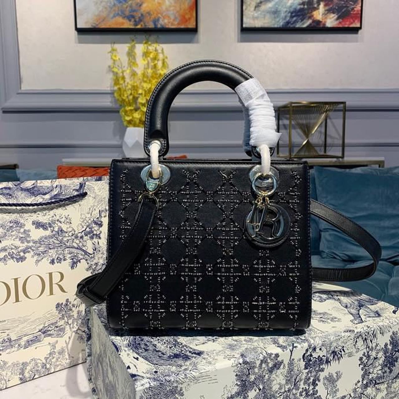 Top Quality MeTop Qualityum Lady Bag Gold Toned Hardware Embroidered Black 24cm/9in CD