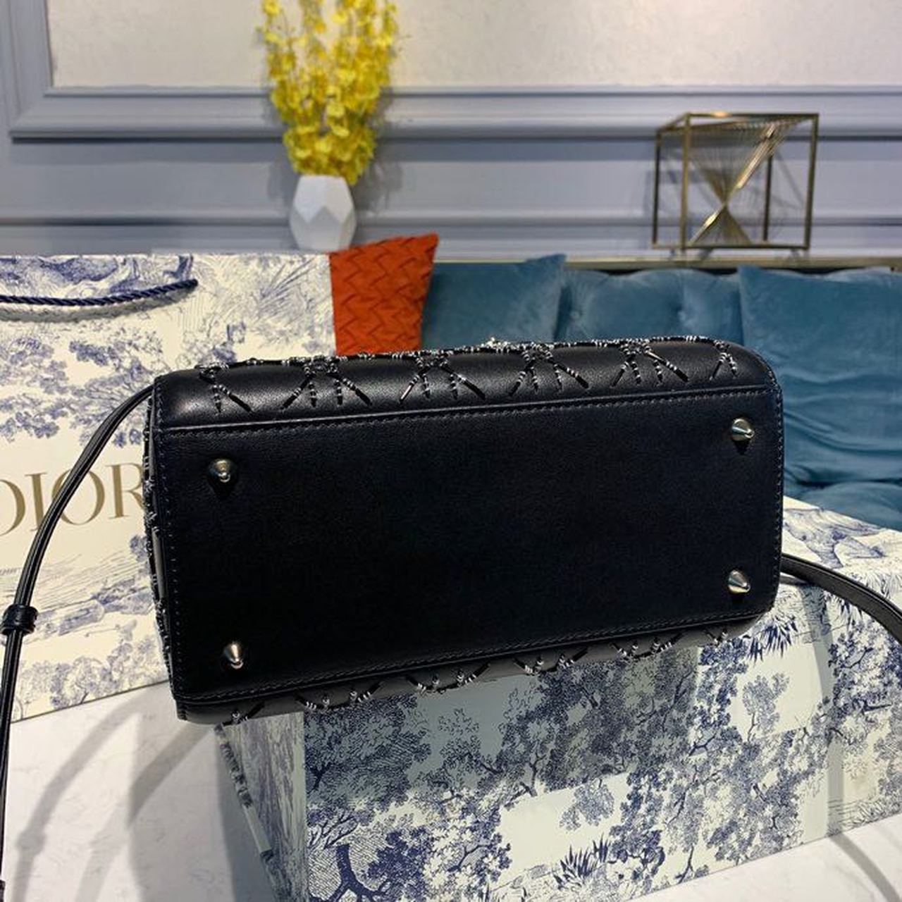 Top Quality MeTop Qualityum Lady Bag Gold Toned Hardware Embroidered Black 24cm/9in CD