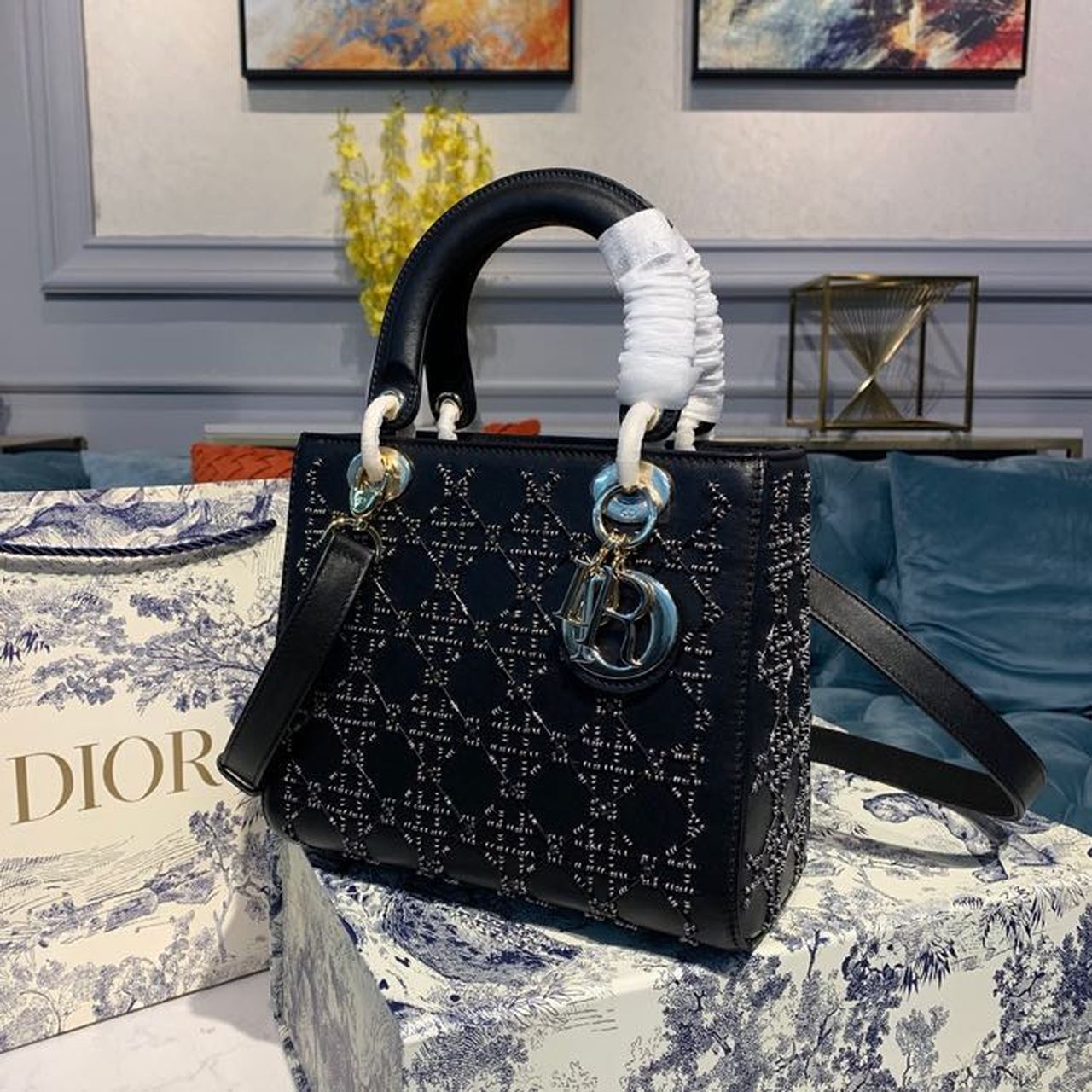Top Quality MeTop Qualityum Lady Bag Gold Toned Hardware Embroidered Black 24cm/9in CD