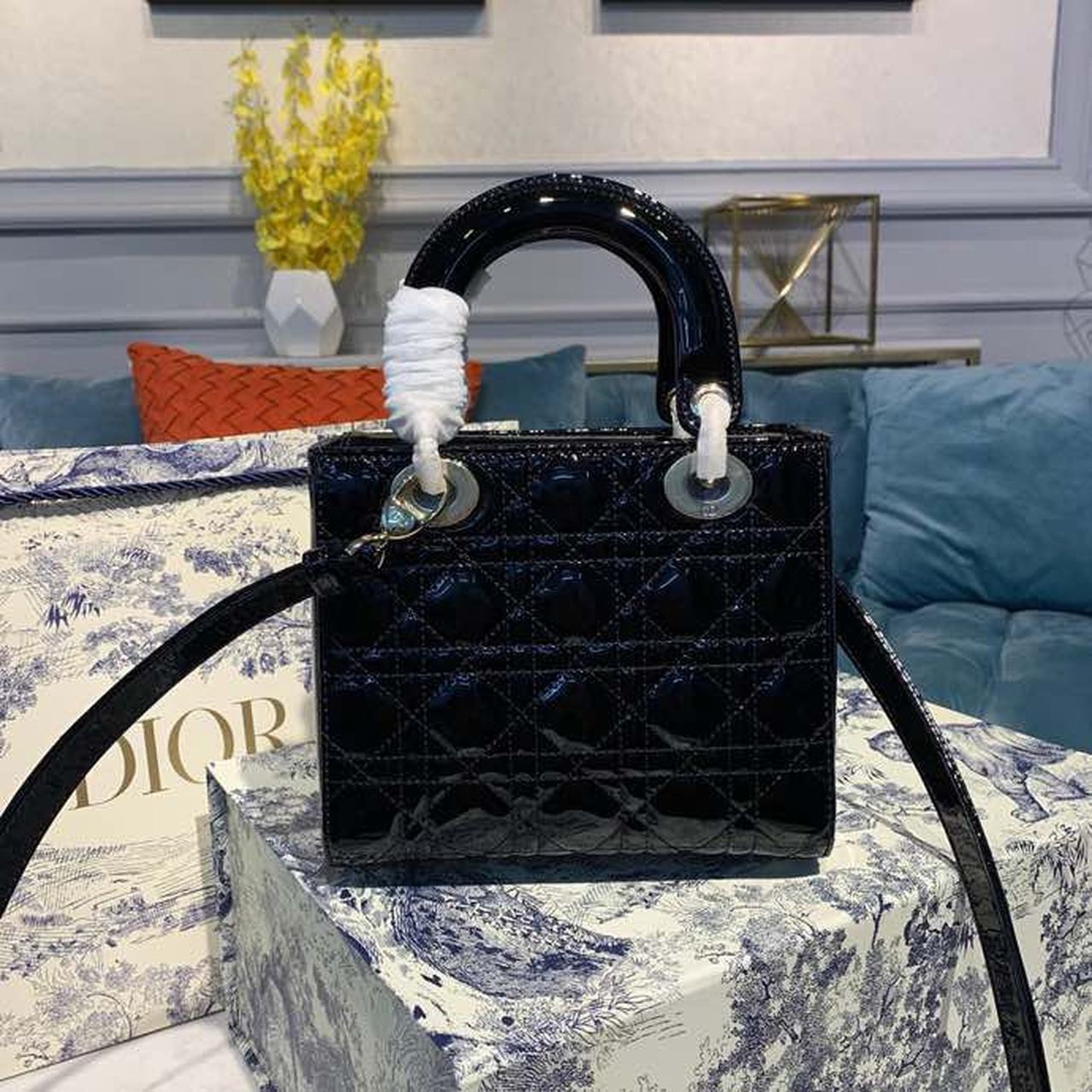 Top Quality Small Lady Bag Black Patent Cannage For Women 8in/20cm CD M0531OWCB_M900
