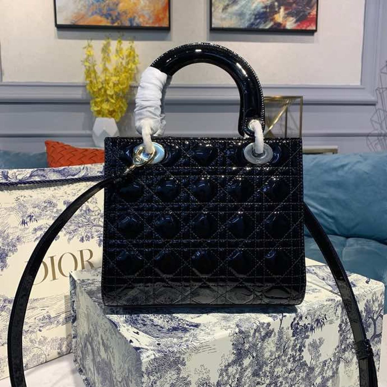 Top Quality MeTop Qualityum Lady Bag Black Cannage For Women 9.5in/24cm CD M0565ONGE_M900