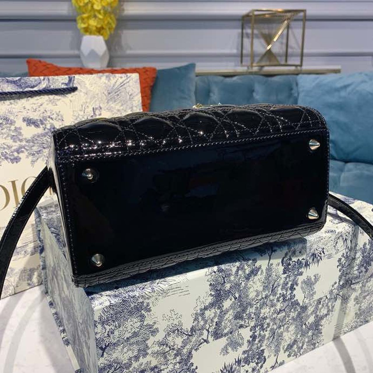 Top Quality MeTop Qualityum Lady Bag Black Cannage For Women 9.5in/24cm CD M0565ONGE_M900