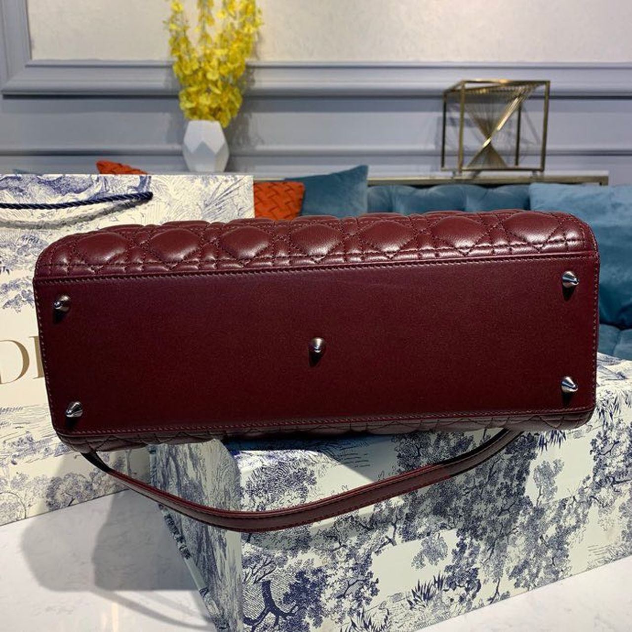 Top Quality Large Lady Bag SiTop Qualityer Hardware Burgundy Cannage For Women 12.5in/32cm CD