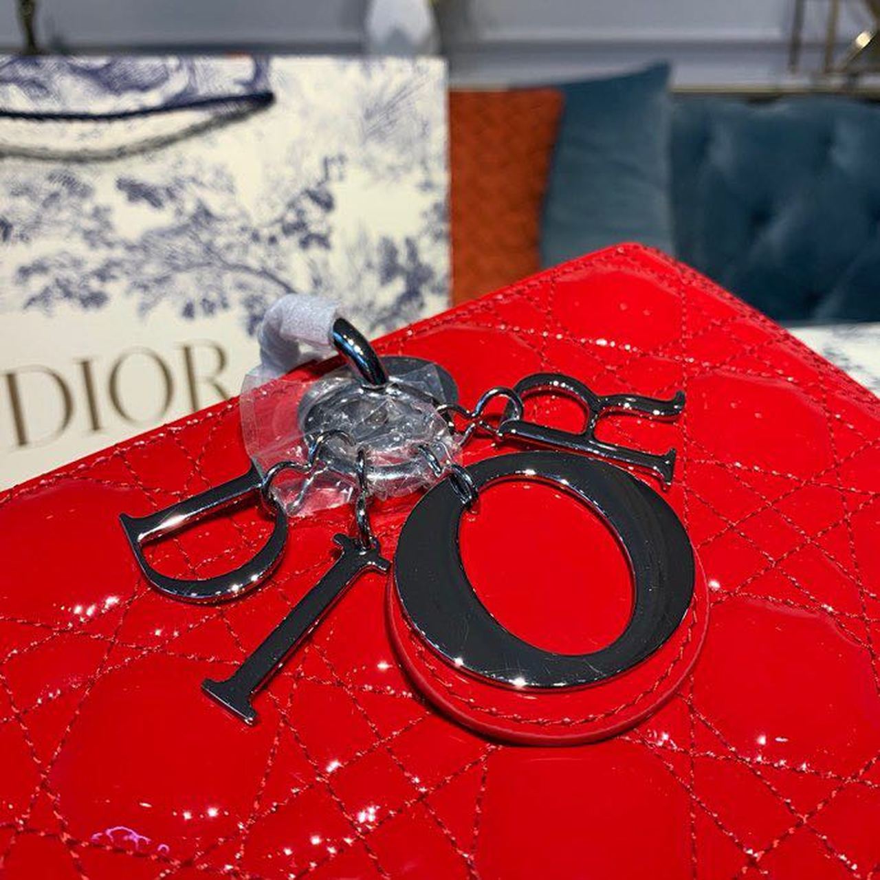 Top Quality Large Lady Bag SiTop Qualityer Hardware Red Patent For Women 12.5in/32cm CD