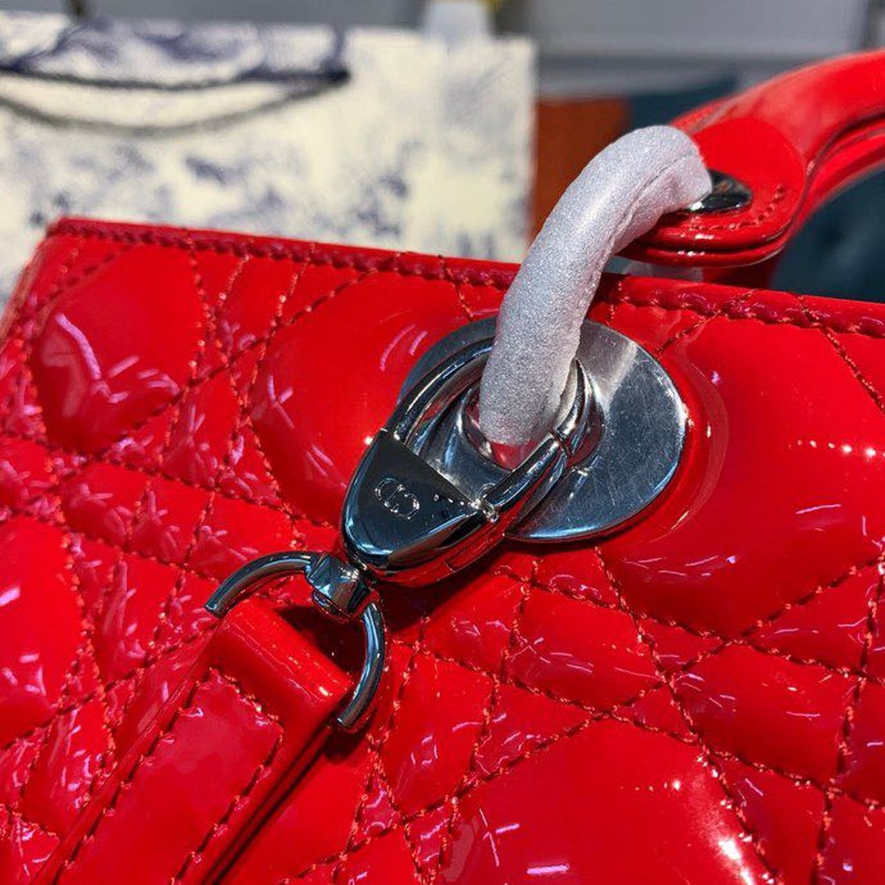 Top Quality Large Lady Bag SiTop Qualityer Hardware Red Patent For Women 12.5in/32cm CD