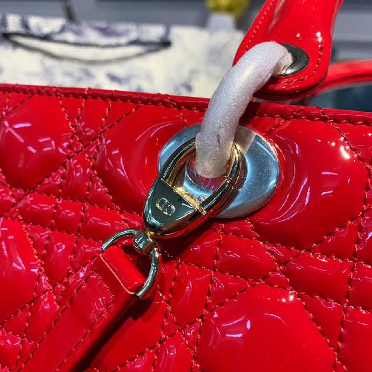 Top Quality Large Lady Bag Gold Toned Hardware Red Patent For Women 12.5in/32cm CD