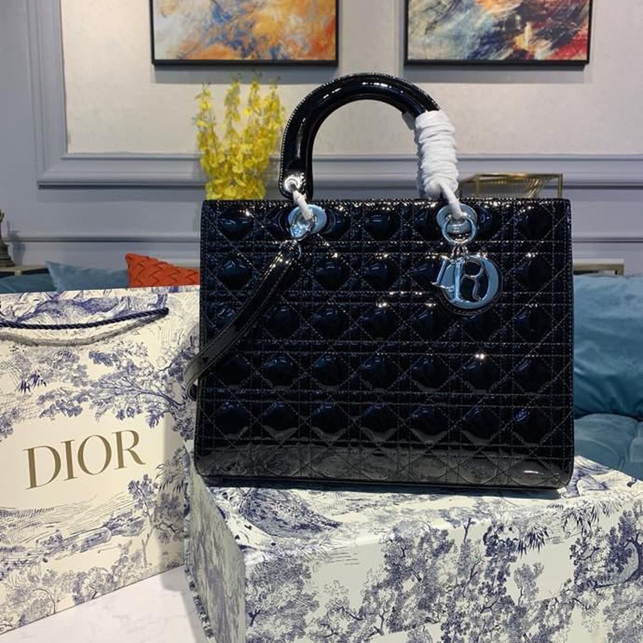Top Quality Large Lady Bag SiTop Qualityer Hardware Black Patent For Women 12.5in/32cm CD M0566OWCB_M900