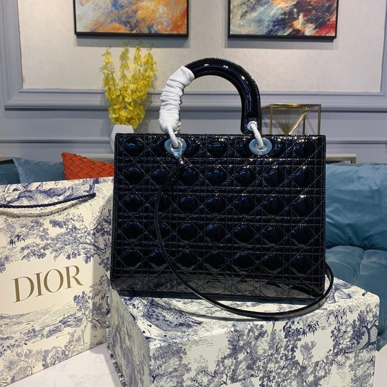 Top Quality Large Lady Bag SiTop Qualityer Hardware Black Patent For Women 12.5in/32cm CD M0566OWCB_M900