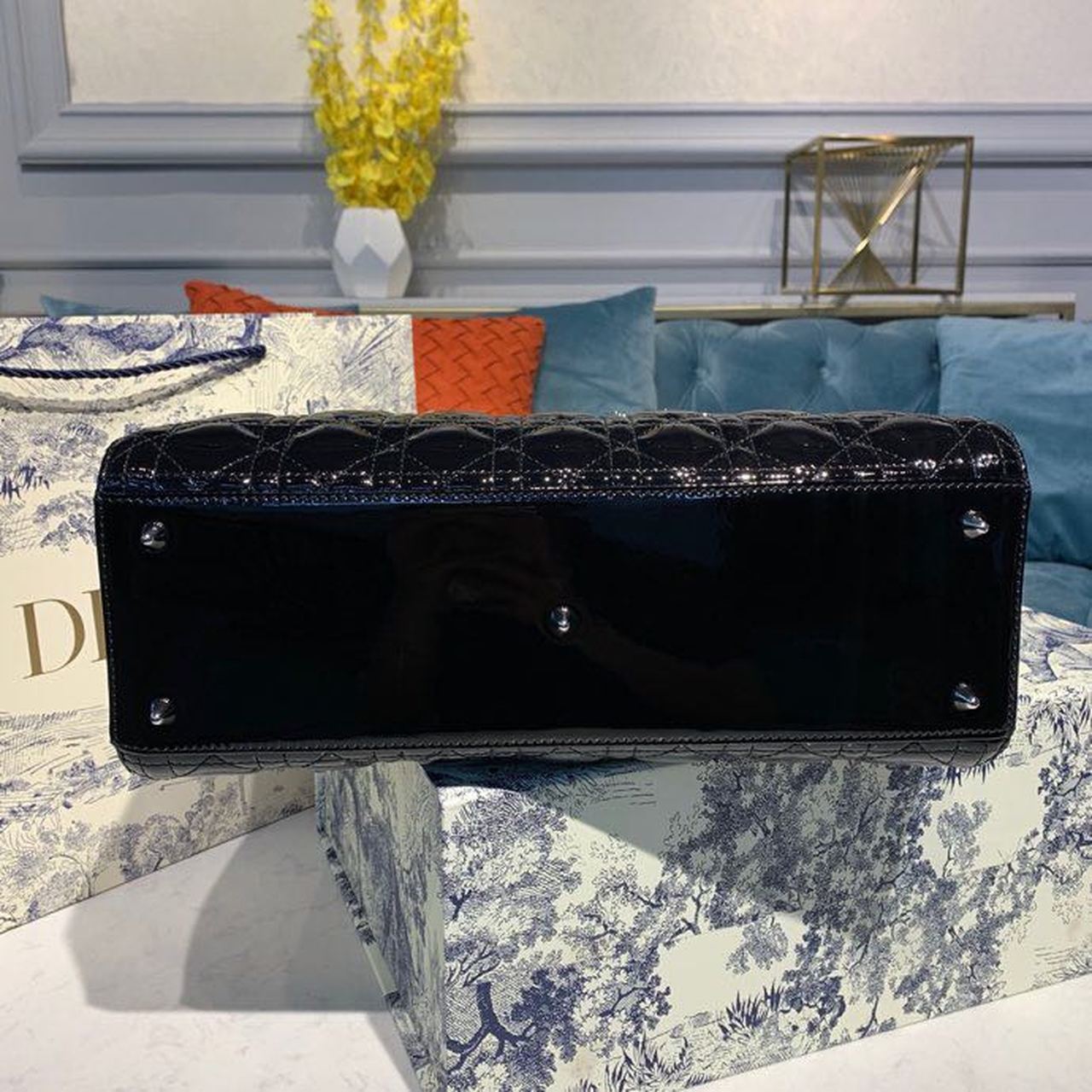 Top Quality Large Lady Bag SiTop Qualityer Hardware Black Patent For Women 12.5in/32cm CD M0566OWCB_M900