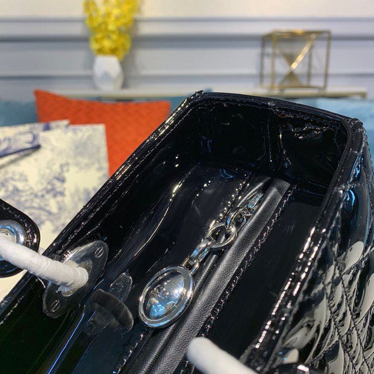 Top Quality Large Lady Bag SiTop Qualityer Hardware Black Patent For Women 12.5in/32cm CD M0566OWCB_M900
