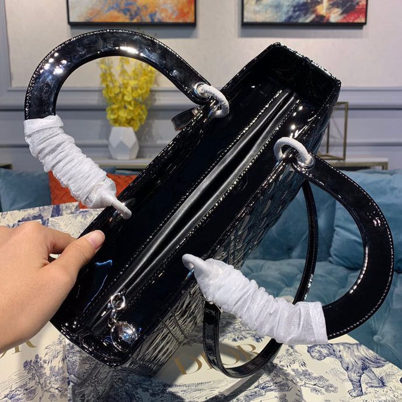Top Quality Large Lady Bag SiTop Qualityer Hardware Black Patent For Women 12.5in/32cm CD M0566OWCB_M900