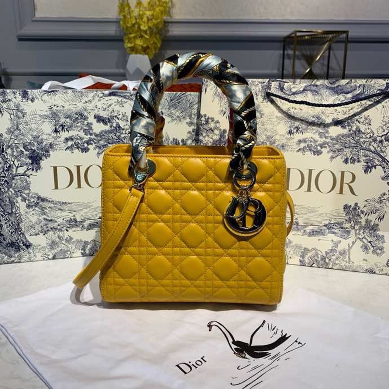 Top Quality MeTop Qualityum Lady Bag SiTop Qualityer Hardware Yellow For Women 9.5in/24cm CD