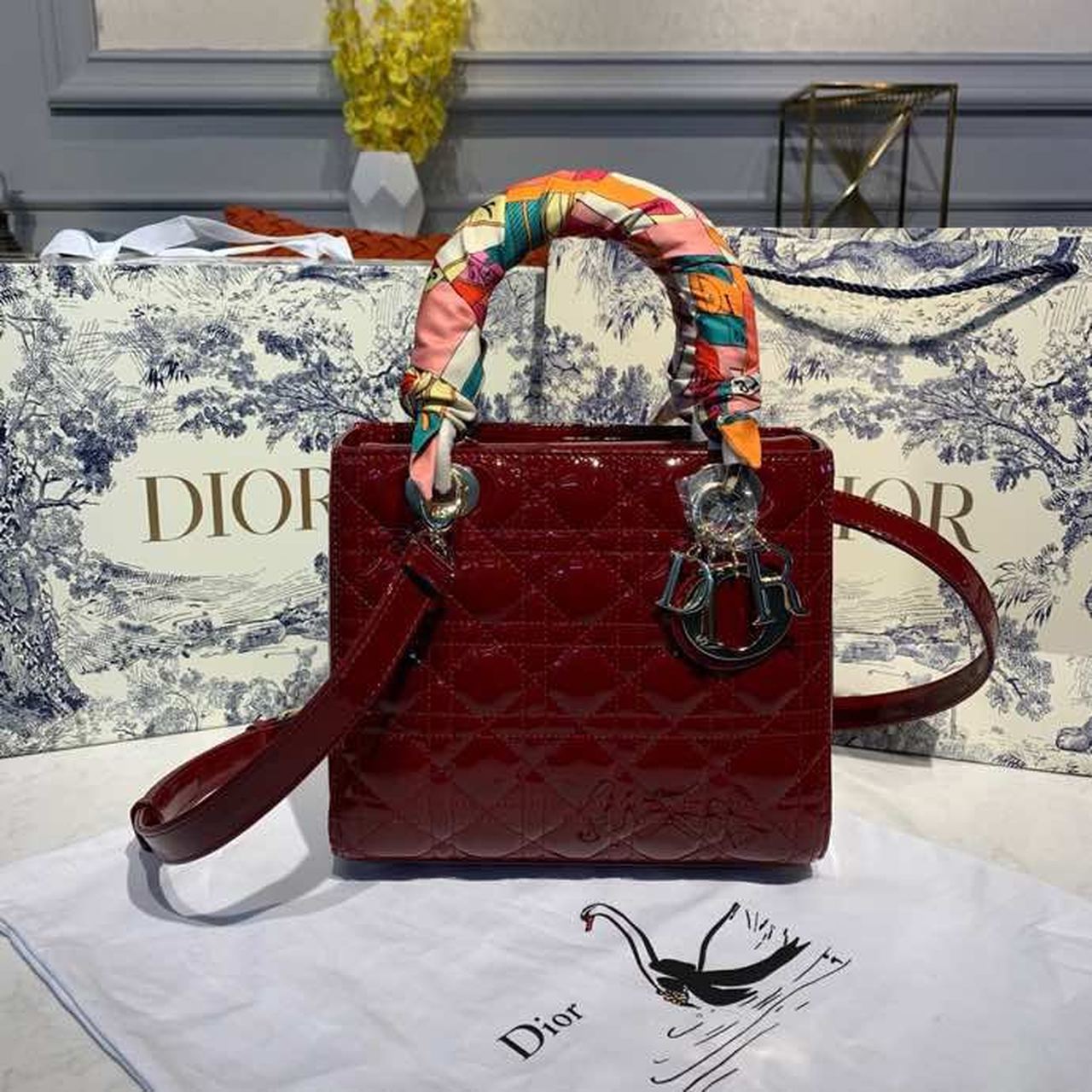 Top Quality MeTop Qualityum Lady Bag Gold Toned Hardware Burgundy Patent For Women 9.5in/24cm CD