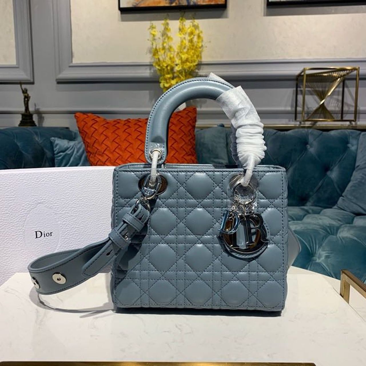 Top Quality Small Lady Bag SiTop Qualityer Hardware Cloud Blue For Women 8in/20cm CD